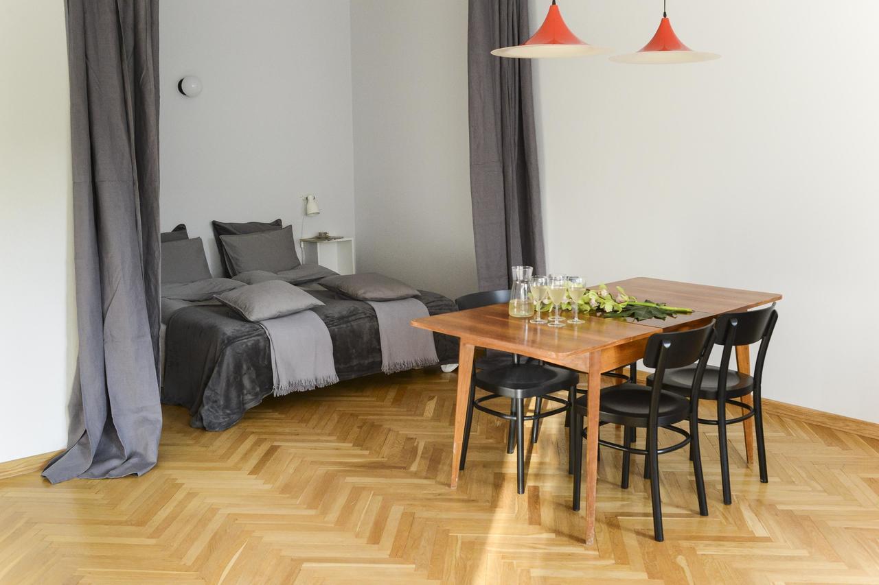 Designers Apartment In The Old Town Варшава Екстериор снимка